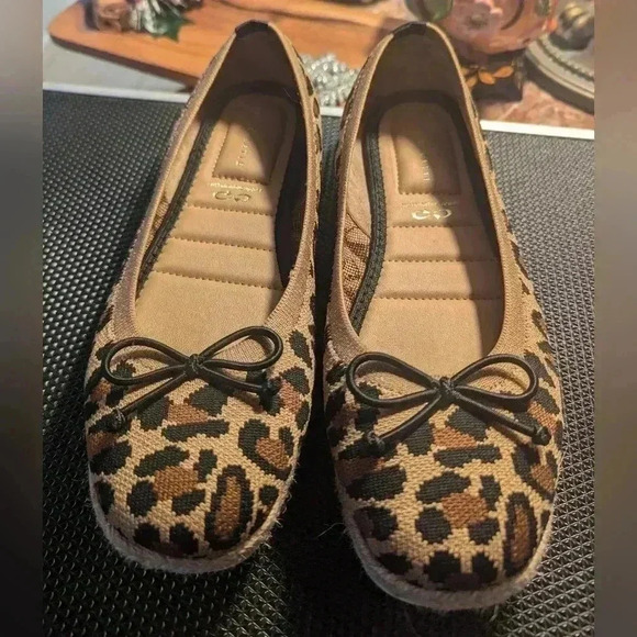 Kelly & Katie Animal Print Espadrilles Style Size 7M - Picture 9 of 10